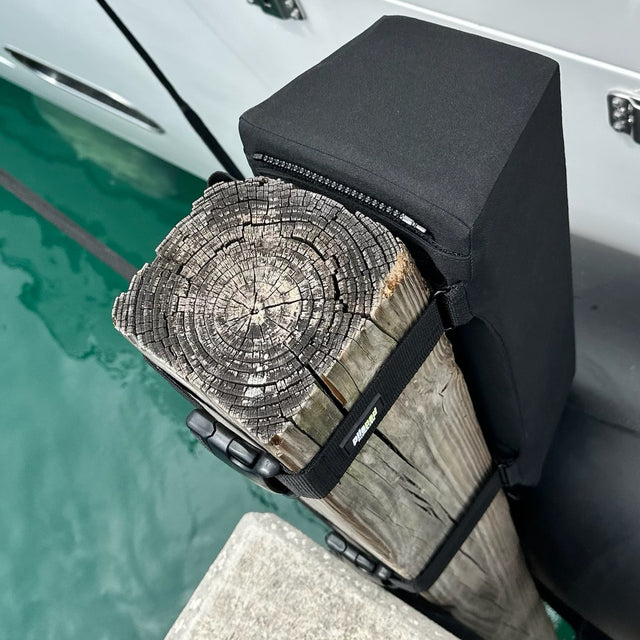 Slim+ with short straps on a 4x4 wood post
